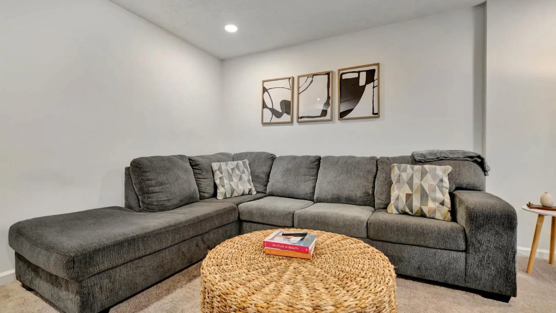 Central Louisville Gem - Near Airport & Top Spots Casa de Férias